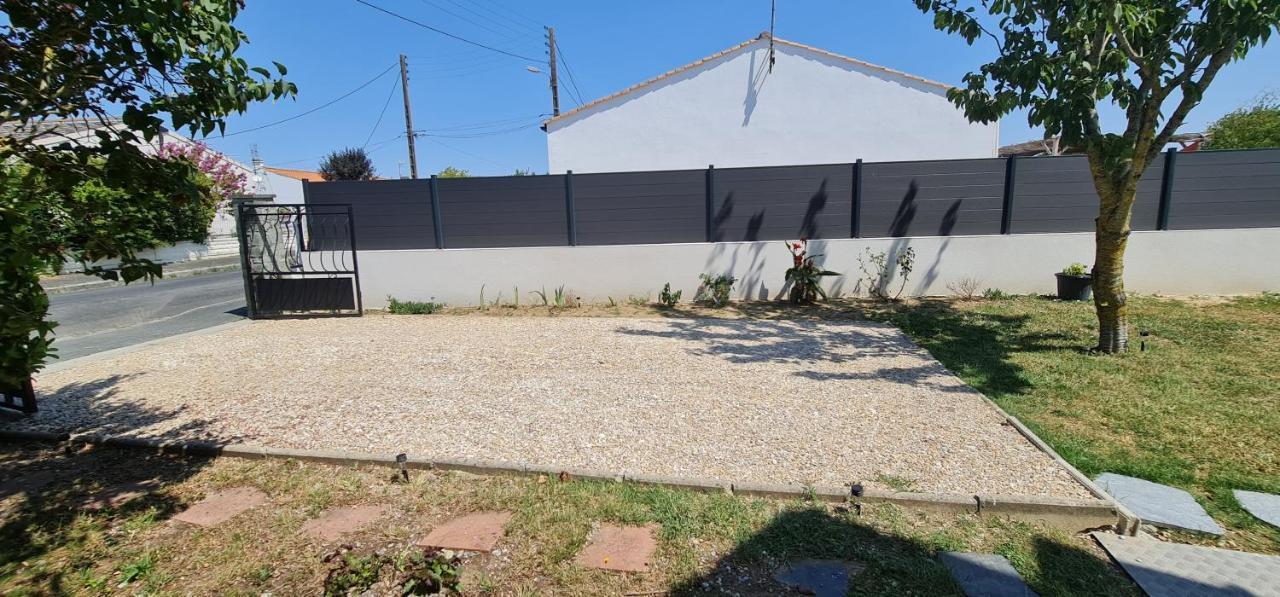 Belle Maison Avec Jardin Rdc T3 De 70M2 Vacances Ou Cure Thermale Rochefort Exterior foto